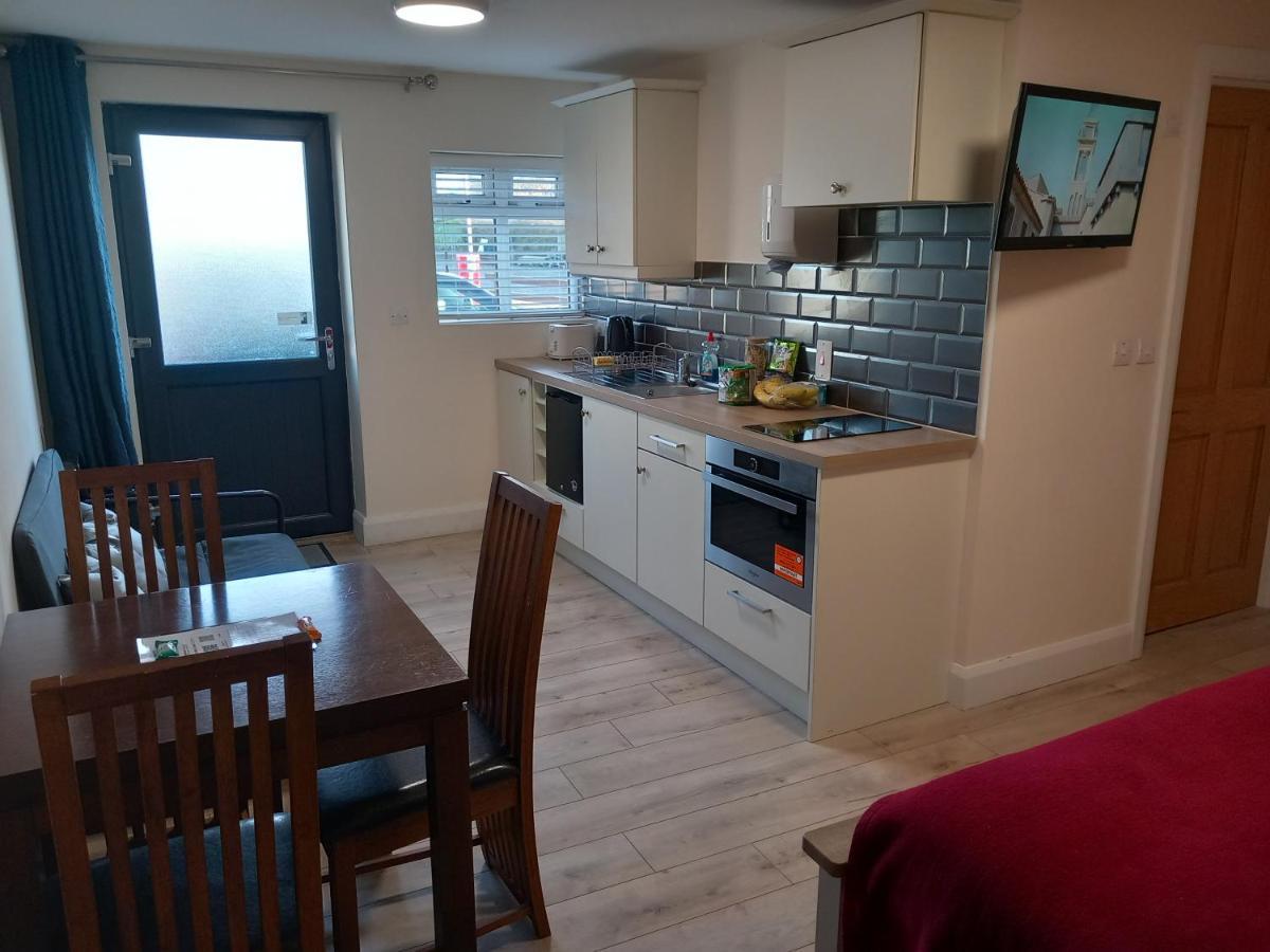 Matty'S Pub - Apartment'S Карлоу Экстерьер фото