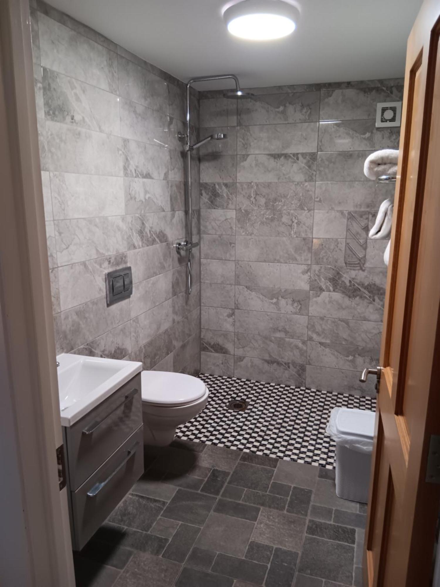 Matty'S Pub - Apartment'S Карлоу Номер фото
