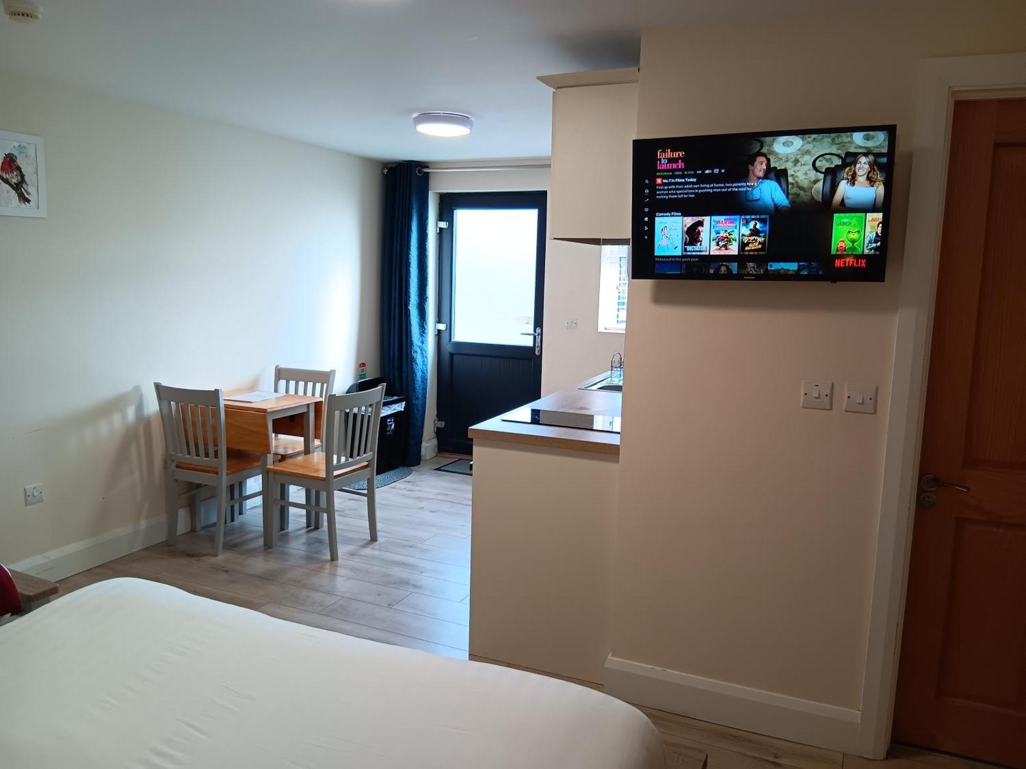 Matty'S Pub - Apartment'S Карлоу Экстерьер фото