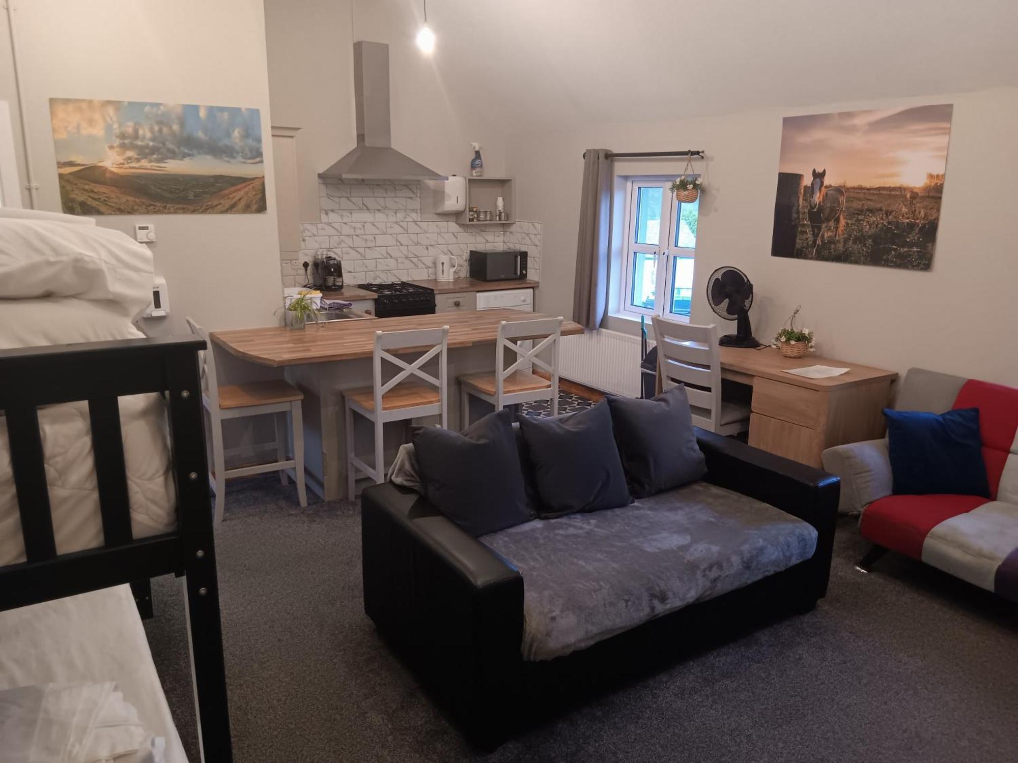 Matty'S Pub - Apartment'S Карлоу Экстерьер фото