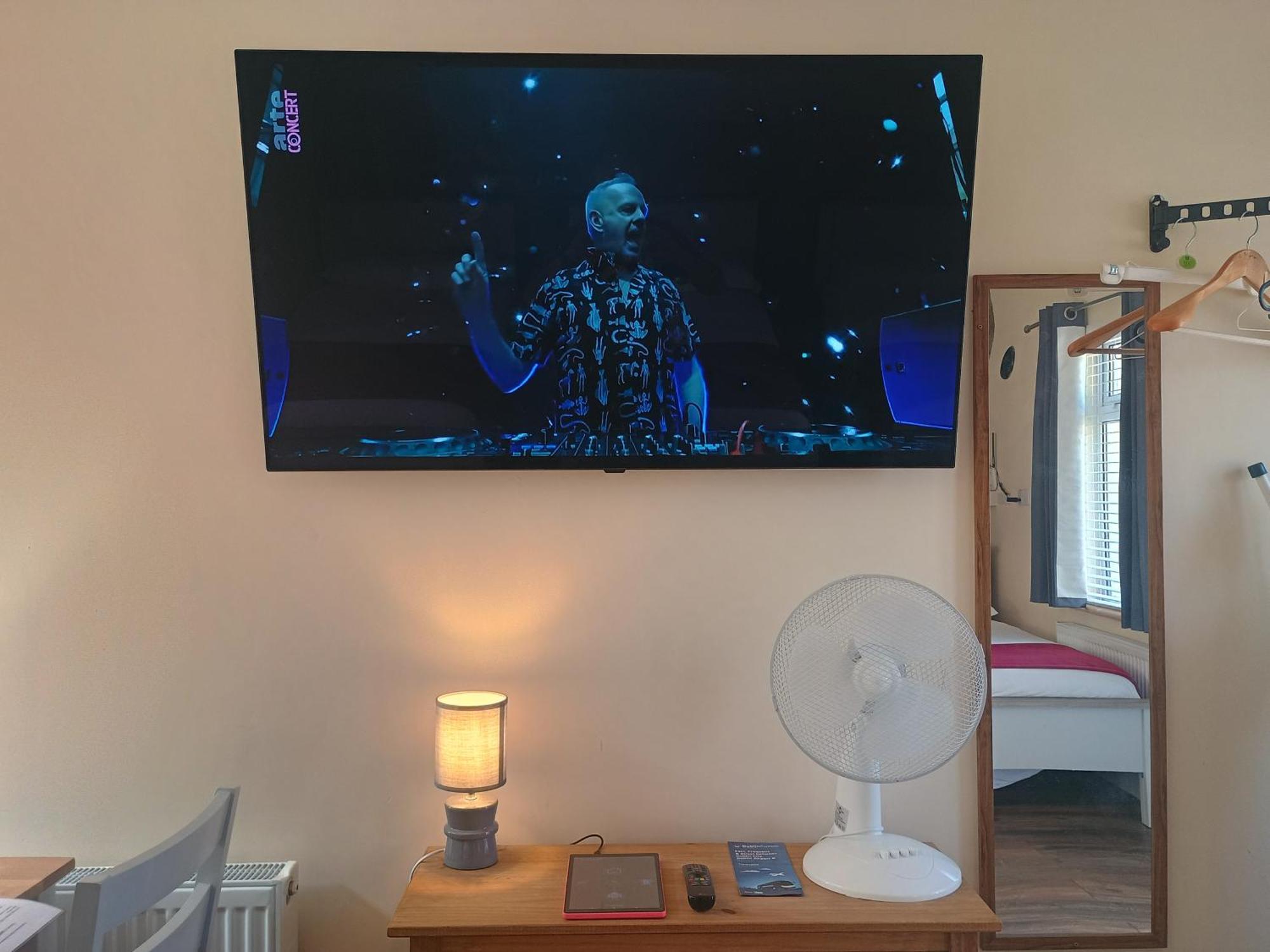 Matty'S Pub - Apartment'S Карлоу Экстерьер фото