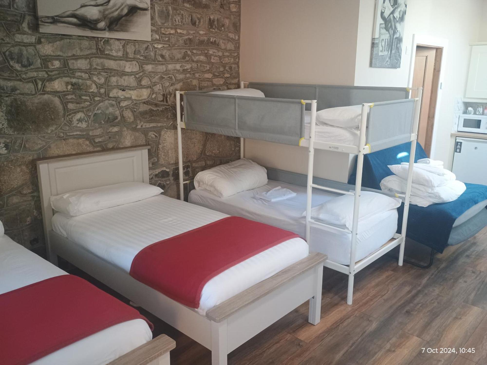 Matty'S Pub - Apartment'S Карлоу Экстерьер фото
