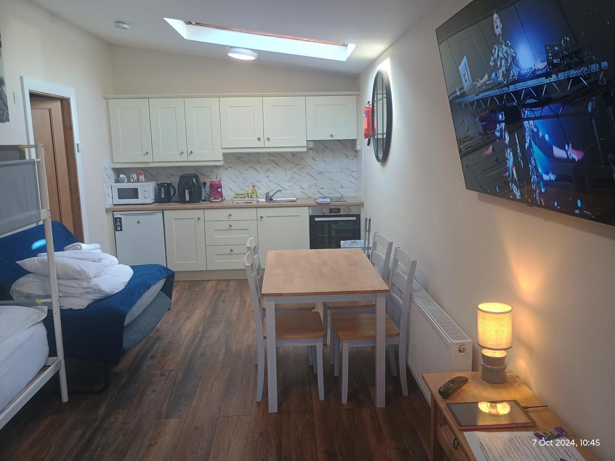Matty'S Pub - Apartment'S Карлоу Экстерьер фото