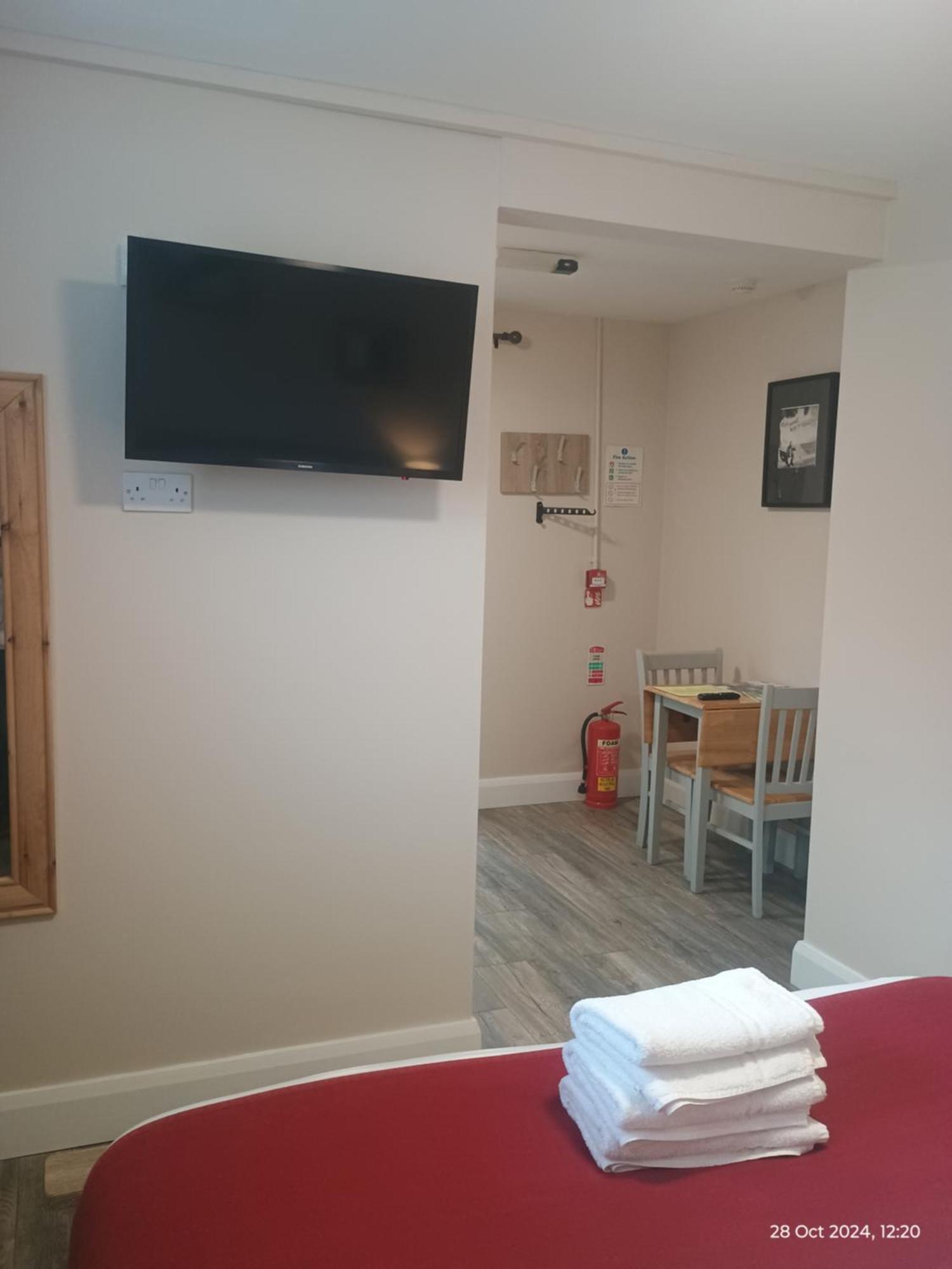 Matty'S Pub - Apartment'S Карлоу Экстерьер фото