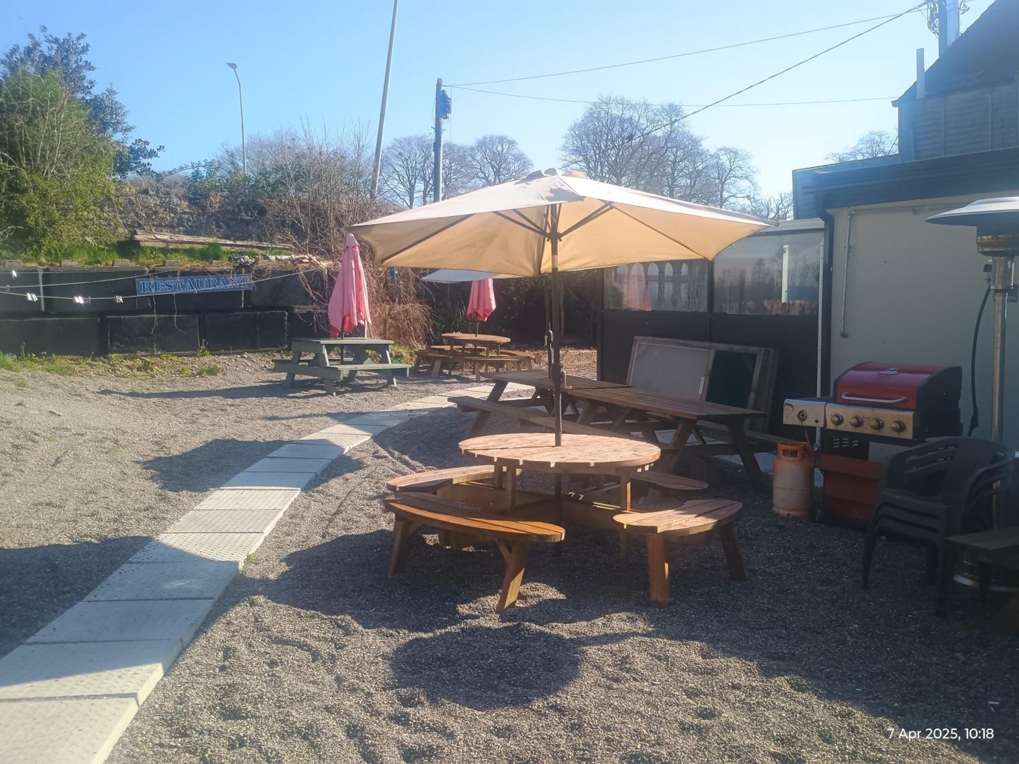 Matty'S Pub - Apartment'S Карлоу Экстерьер фото
